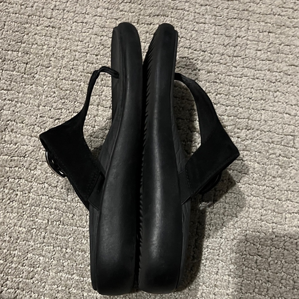 Vionic Women's Black Slide Sandals size 7 - Picture 5 of 6